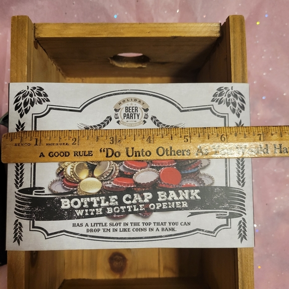 NWT ~ 2 Pair Beer Socks & Bottle Cap Bank ~ Festive & Fun! FINAL PRICE! - Picture 13 of 16